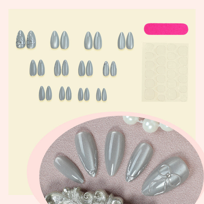Stylish Press-On Nail Set with Elegant Silver Accents Bowlift