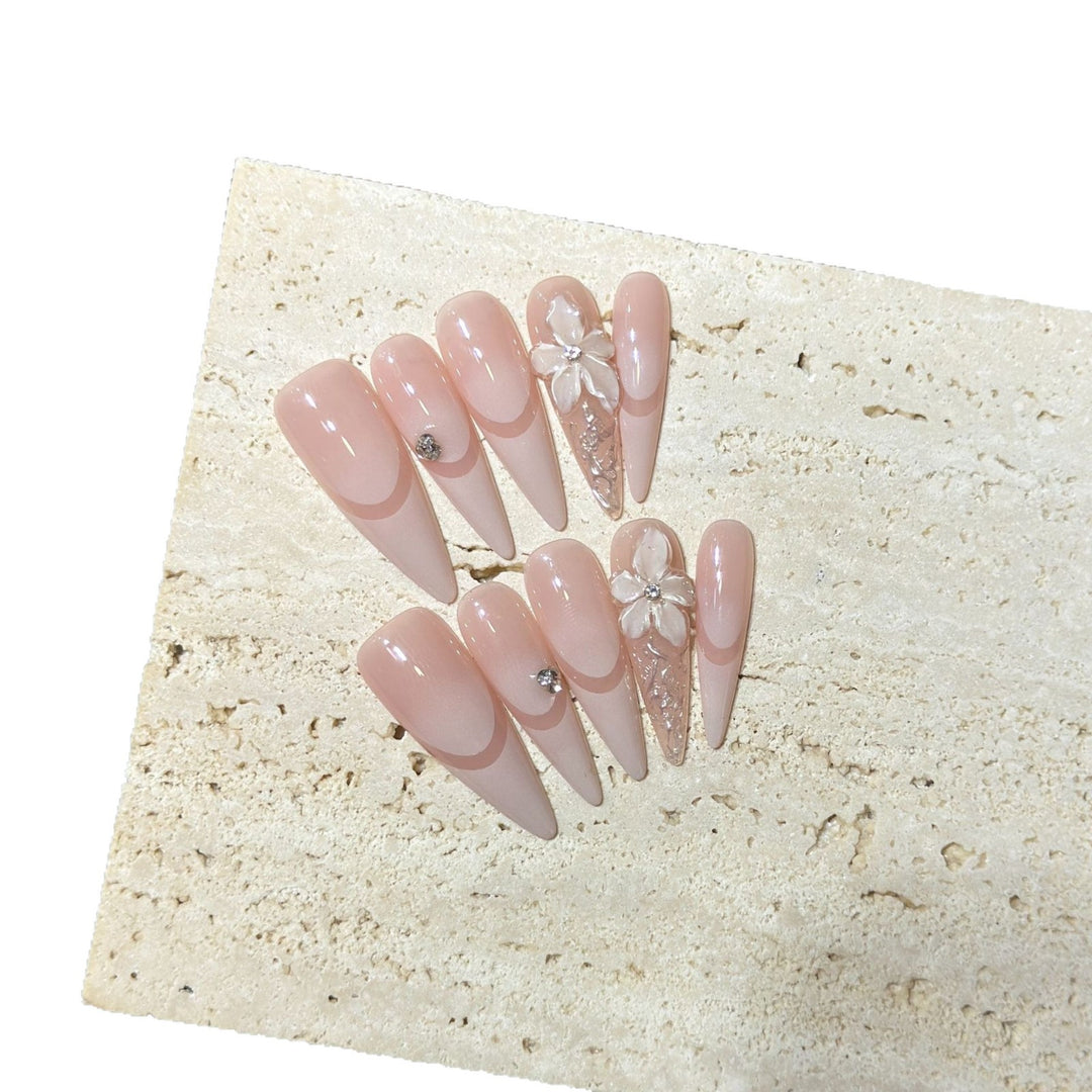 Elegant Stiletto Press-On Nail Art Set with Floral Accents Bowlift