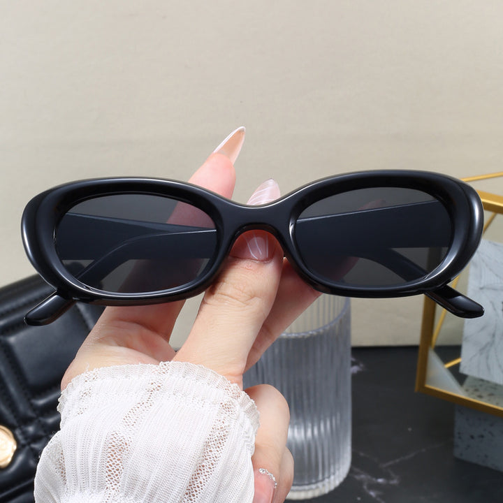 Women's fashionable sunglasses with oval design and UV protection Bowlift