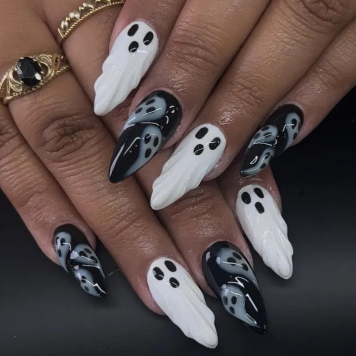 Ghost-Themed Press-On Nail Art Set Bowlift