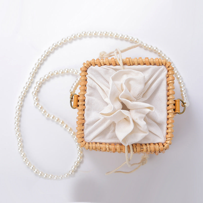 Elegant Picnic Basket Bowlift