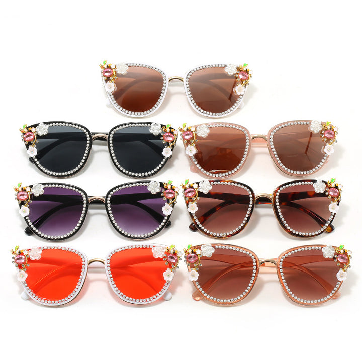 Ladies Glamorous Cat-Eye Sunglasses with Floral Decorations Bowlift