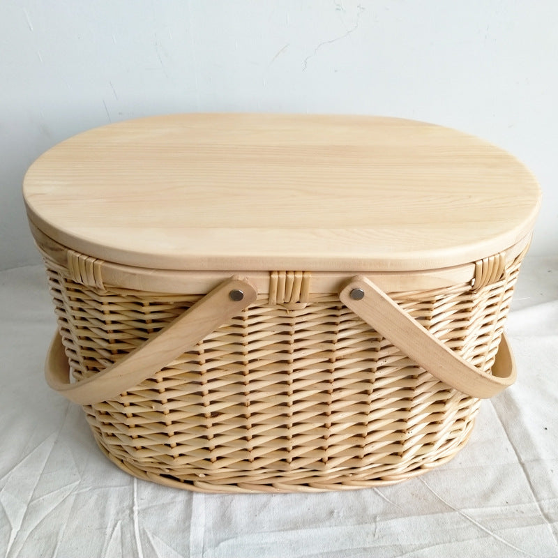 Ladies picnic basket made of high-quality natural material with sturdy wooden lid Bowlift