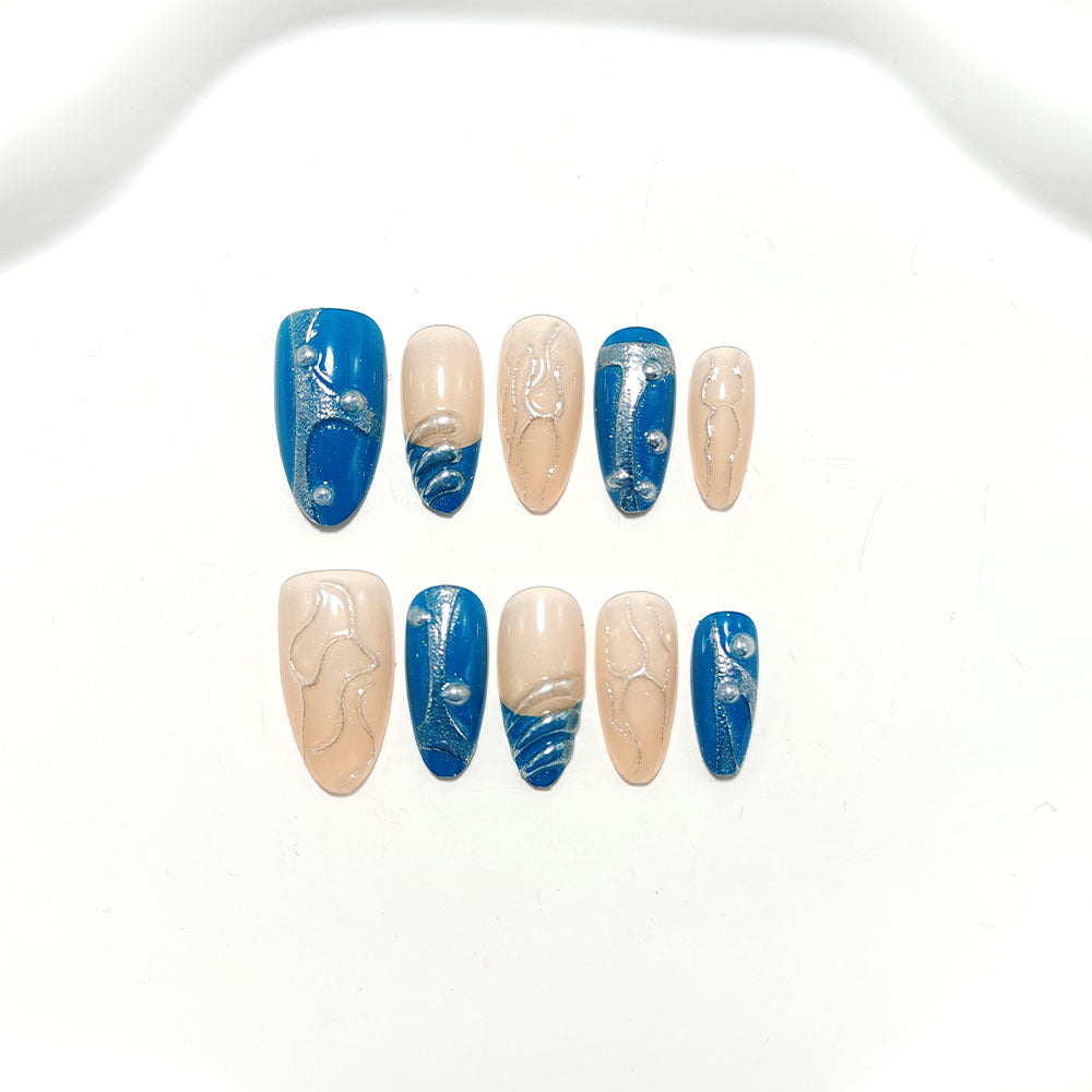 Artificial nails with luxurious wave design Bowlift