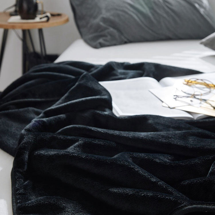 Ladies cozy microfiber blanket Bowlift