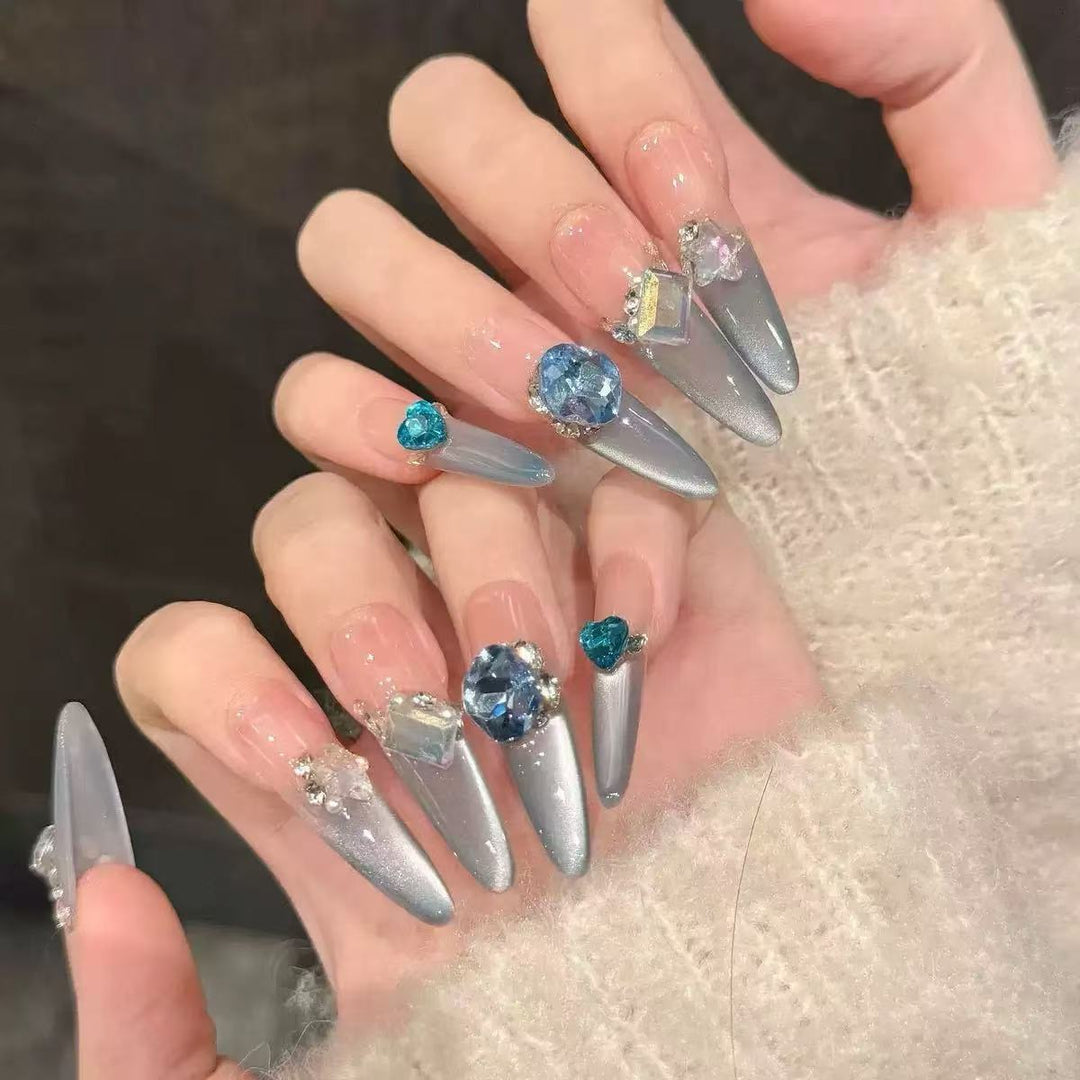 Glamorous artificial nail tips with elegant decorations Bowlift