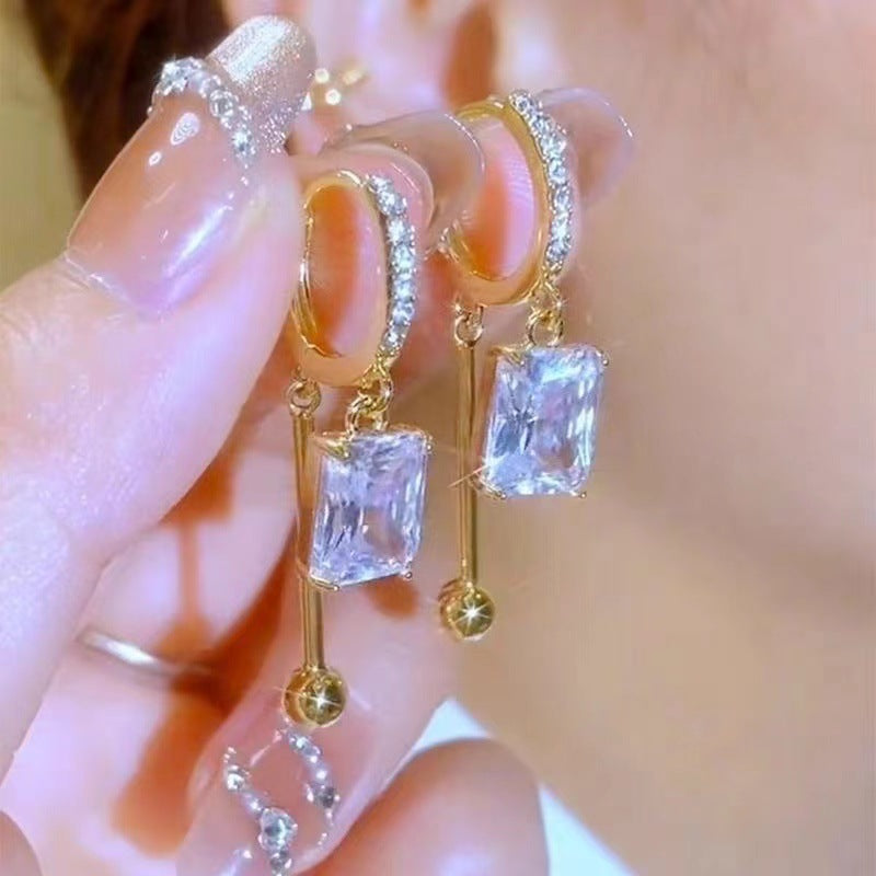 Dazzling Vintage-Style Drop Earrings Bowlift