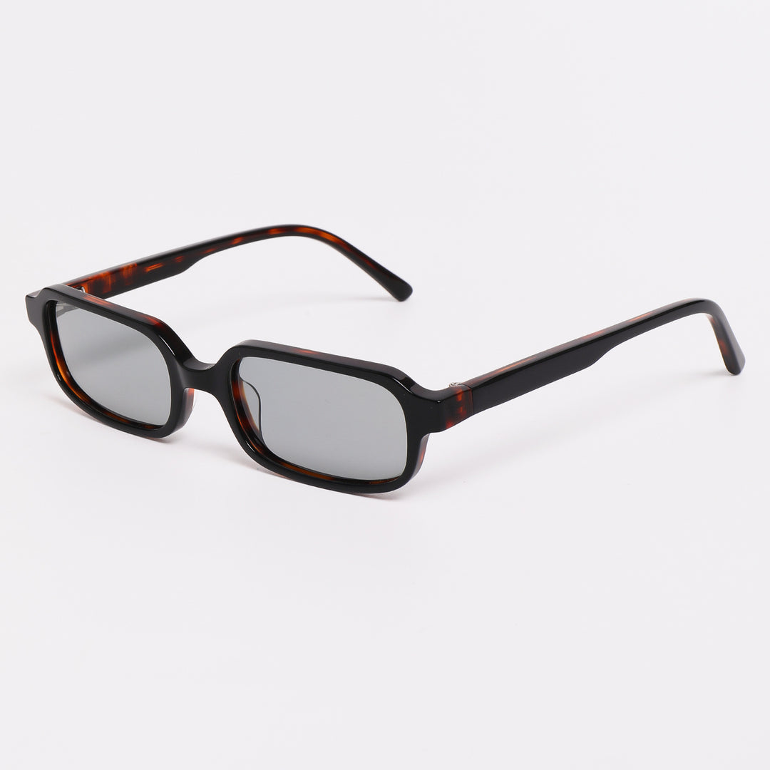 Women's sunglasses in a modern, angular design with advanced UV protection lenses Bowlift
