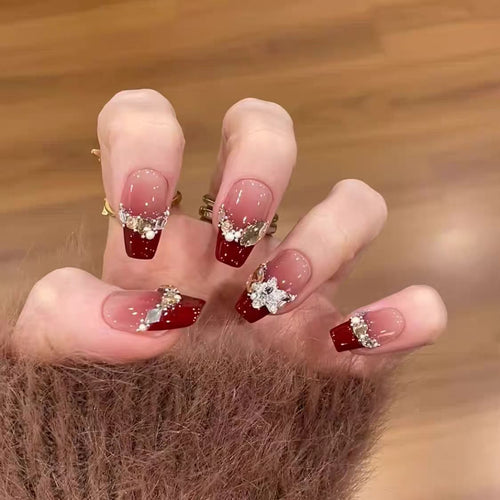 Glamorous artificial nails with elegant rhinestone design Bowlift