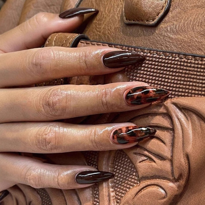 Nail set with elegant lace and animal pattern design Bowlift