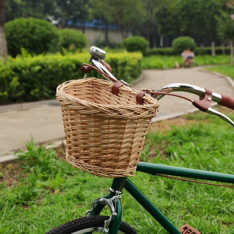 Women basket made of woven material Bowlift