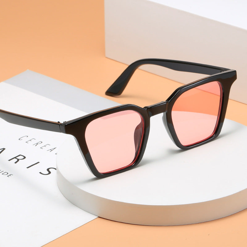 Women's square sunglasses with distinctive shield design and UV protection Bowlift