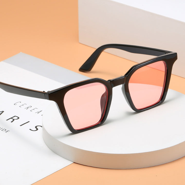Women's square sunglasses with distinctive shield design and UV protection Bowlift