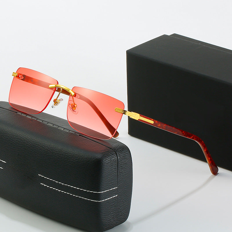Women's fashionable sunglasses with a stylish, rectangular frame and elegant metal accents Bowlift
