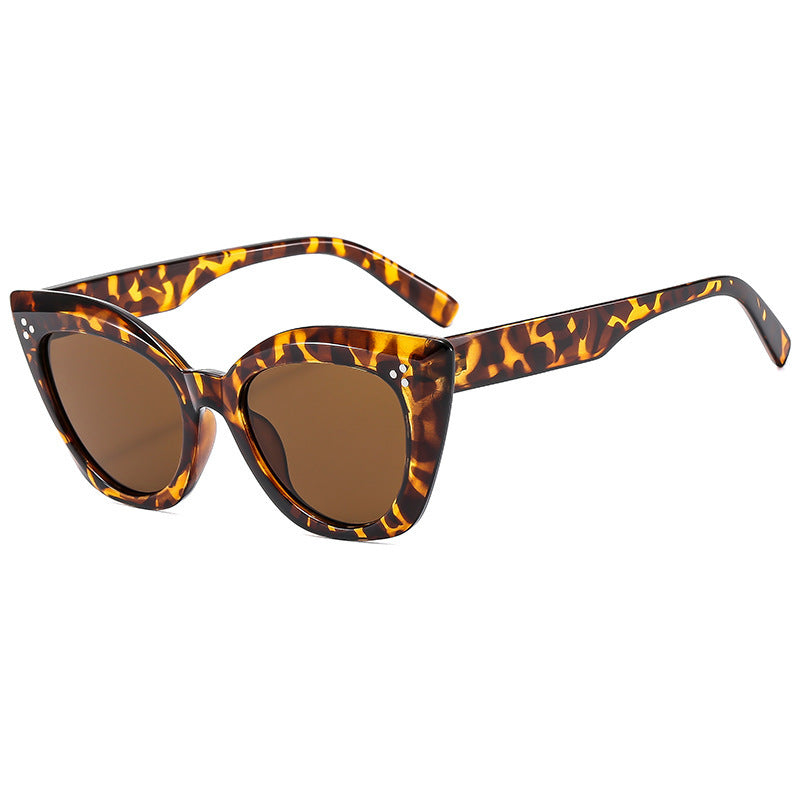 Women's Cat-Eye Sunglasses with Luxurious Accents Bowlift