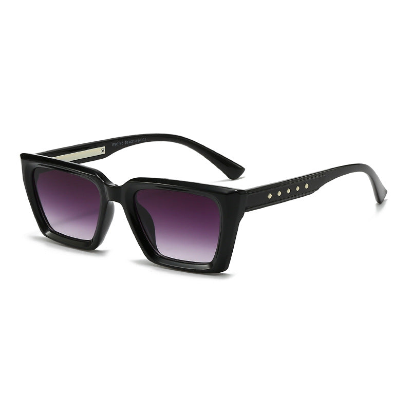 Women's stylish sunglasses in modern square design Bowlift