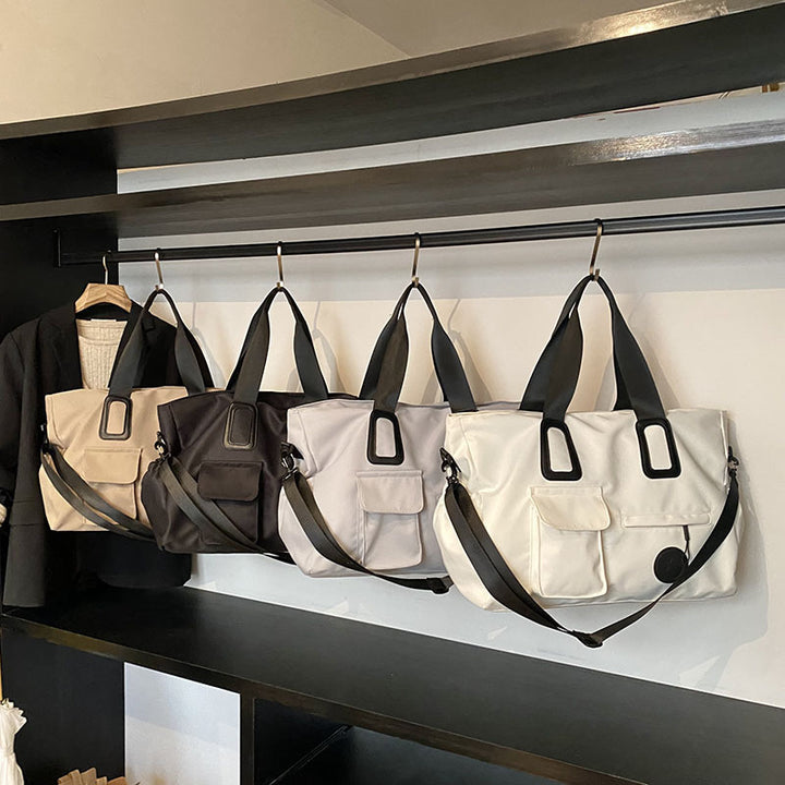 Multifunctional leisure bag with sturdy carrying handles and many compartments Bowlift