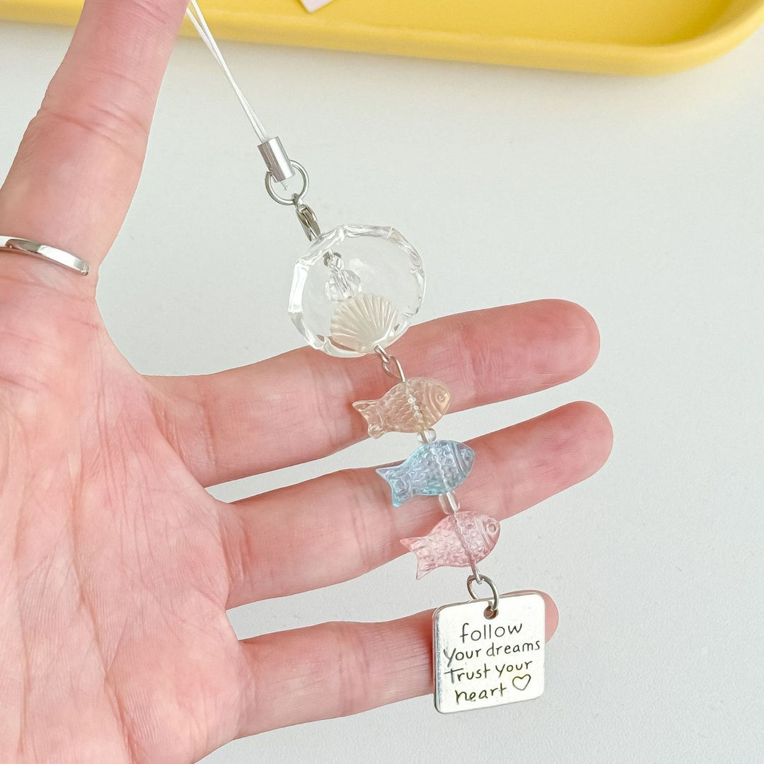Playful keychain with maritime design Bowlift