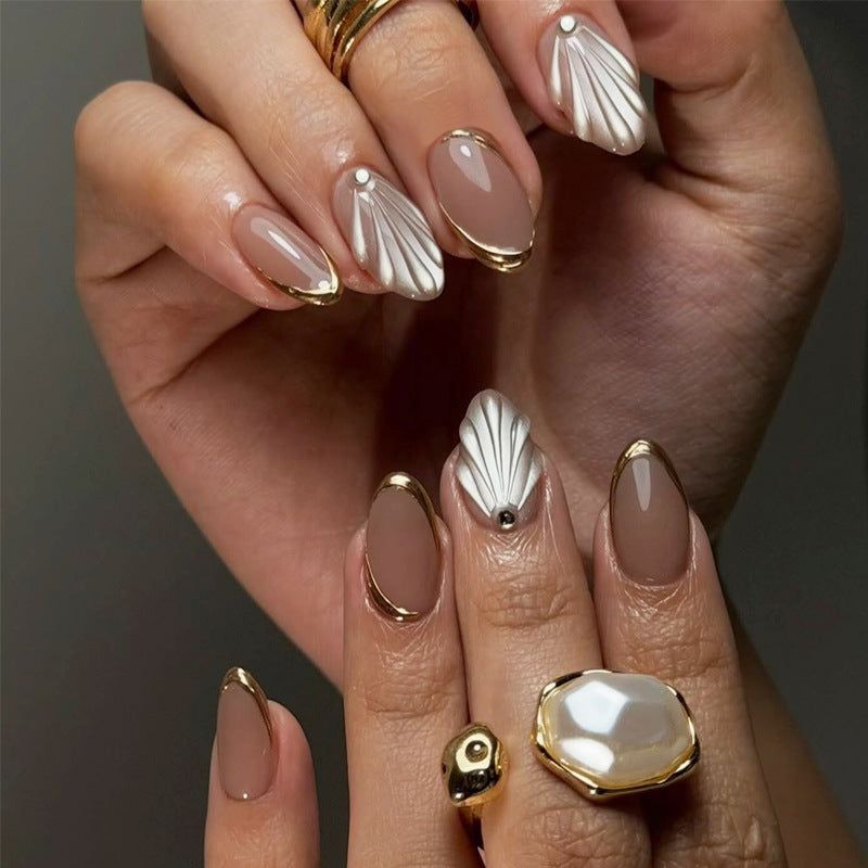 Elegant Press-On Nail Set with Metallic Accents Bowlift