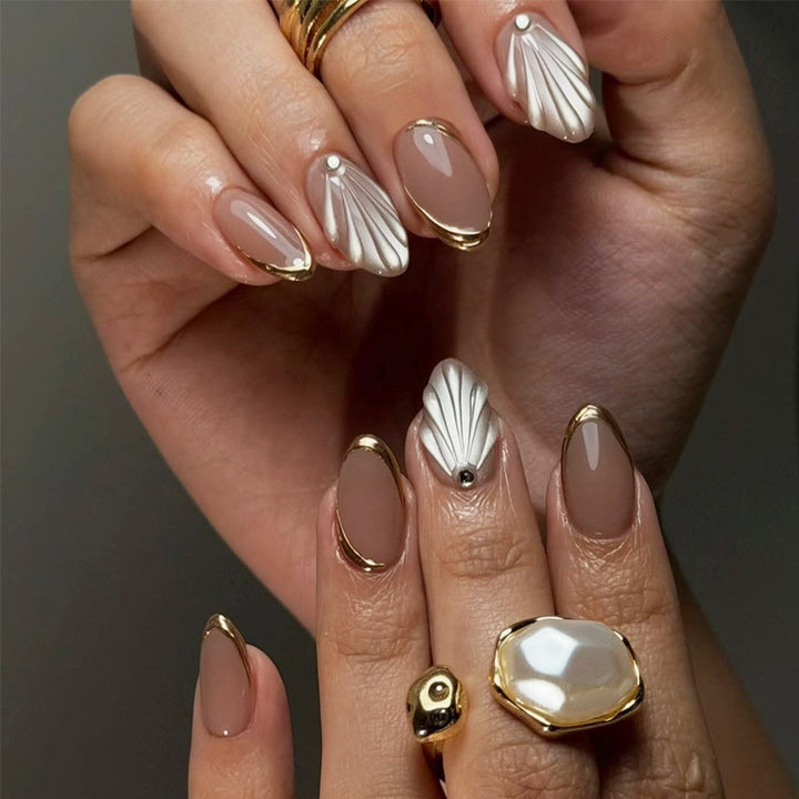 Elegant Press-On Nail Set with Metallic Accents Bowlift