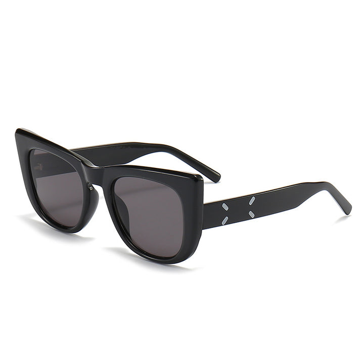 Women modern oversized sunglasses in unique design Bowlift