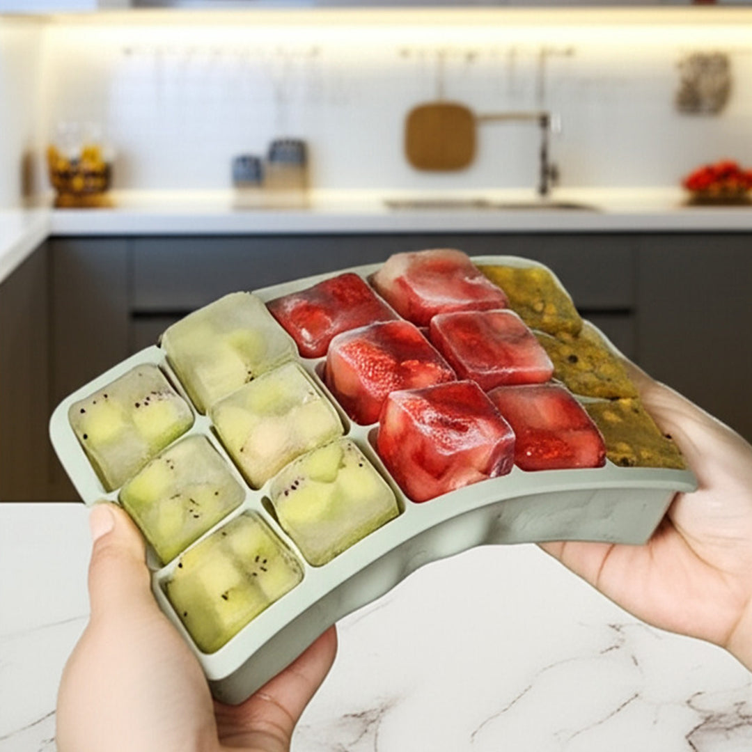 Silicone ice cube tray with practical storage box Bowlift