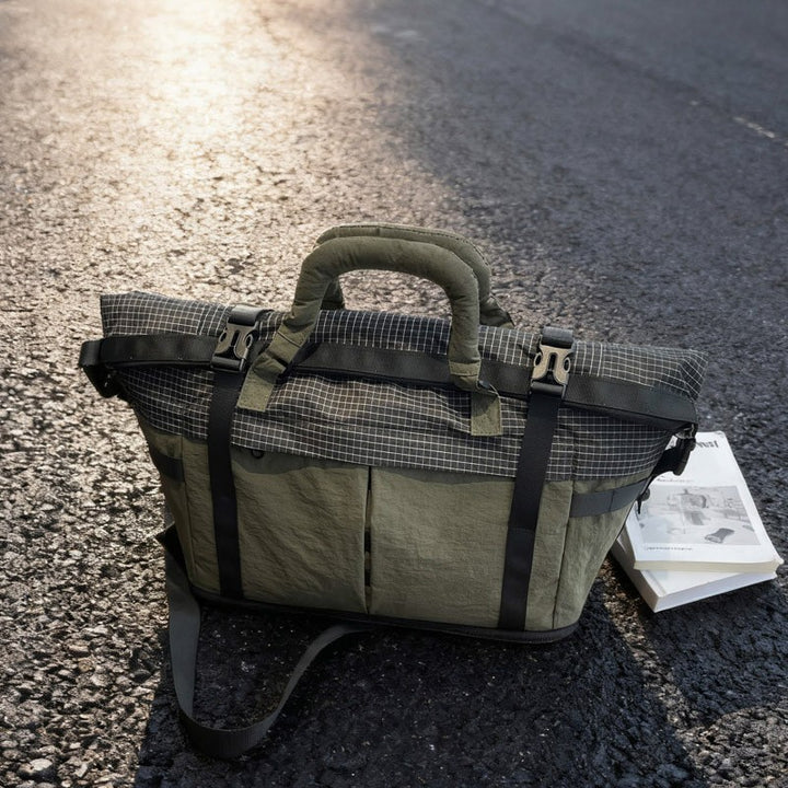 Sporty travel bag with multifunctional compartments Bowlift