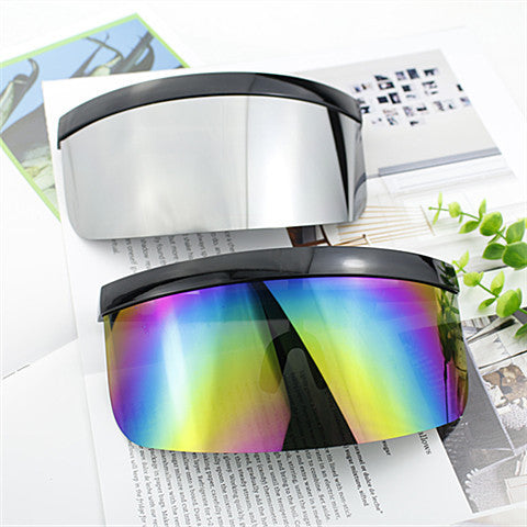 Ladies sport sunglasses in futuristic design Bowlift