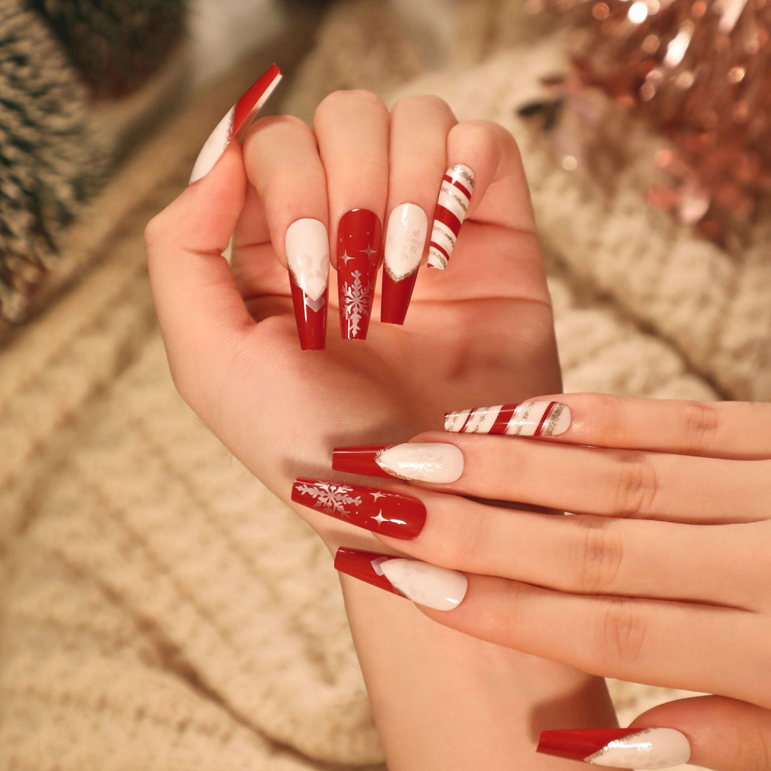 Artful Christmas nail art with original gingerbread motif Bowlift