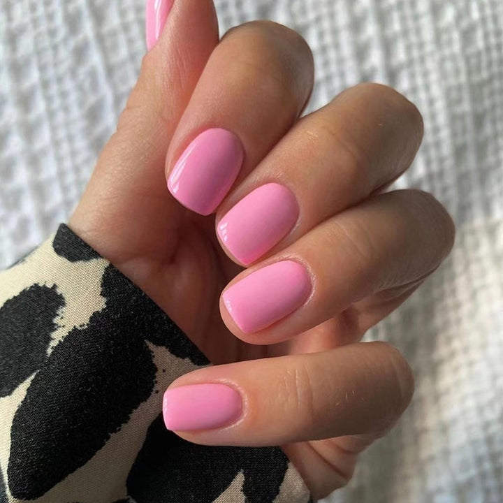 Creative Nail Art with Elegant High Gloss Finish Bowlift