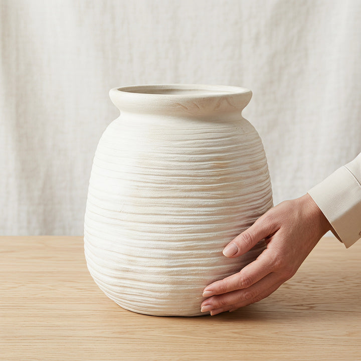 Handcrafted ceramic vase Bowlift
