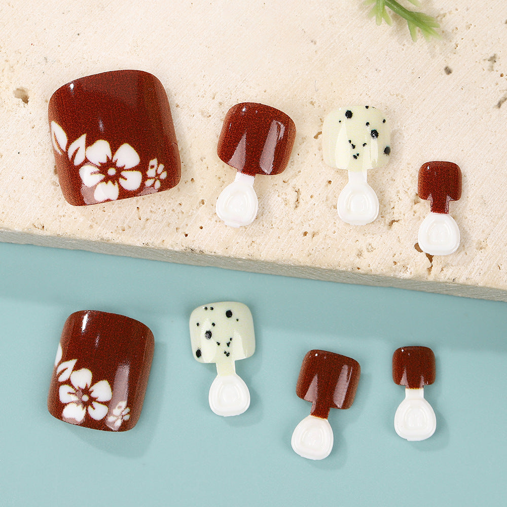 Artificial nails in elegant natural design Bowlift