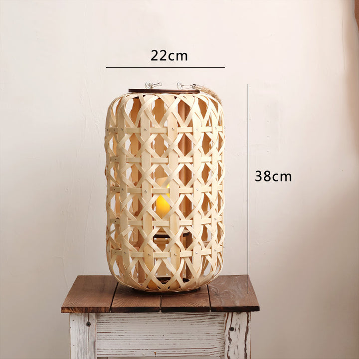 Handcrafted lantern in natural design Bowlift