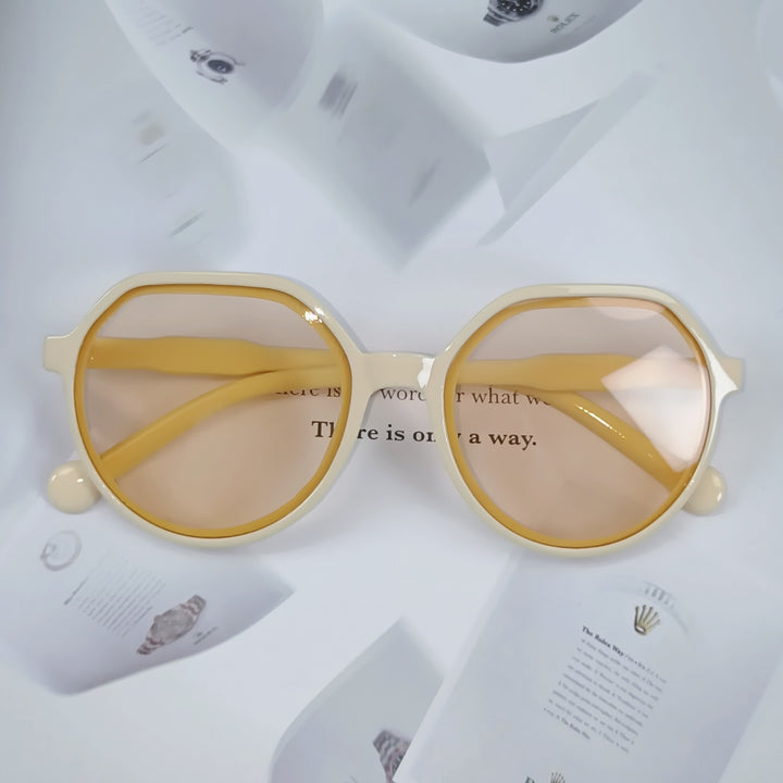 Women’s Geometric Sunglasses with Extravagant Accent Bowlift