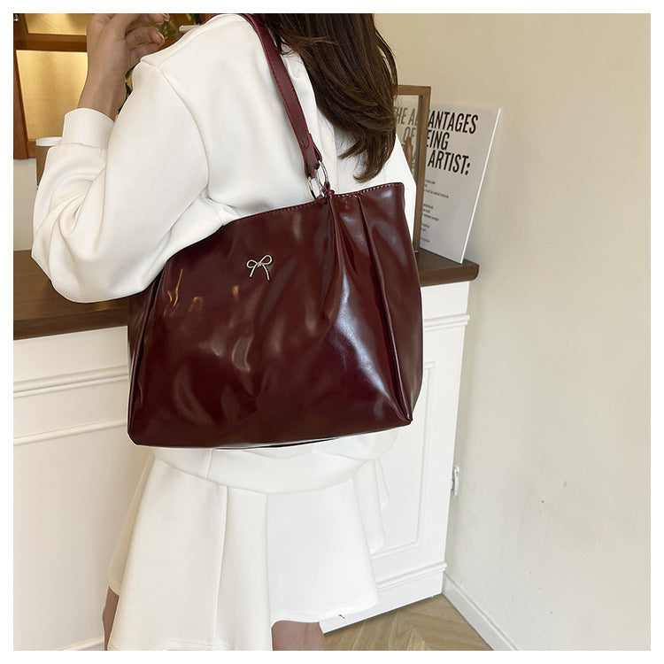 Elegant Glossy Hobo Handbag Bowlift