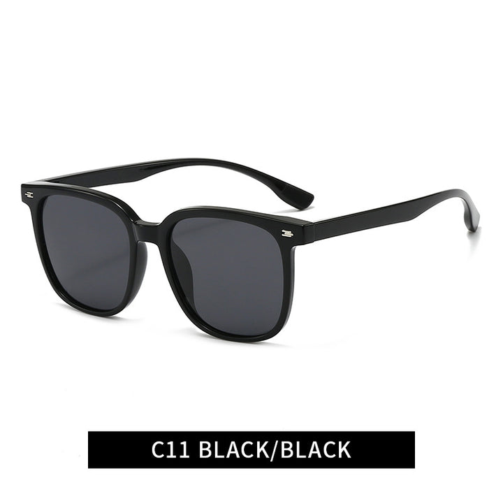 Ladies fashionable sunglasses in modern rectangular design Bowlift