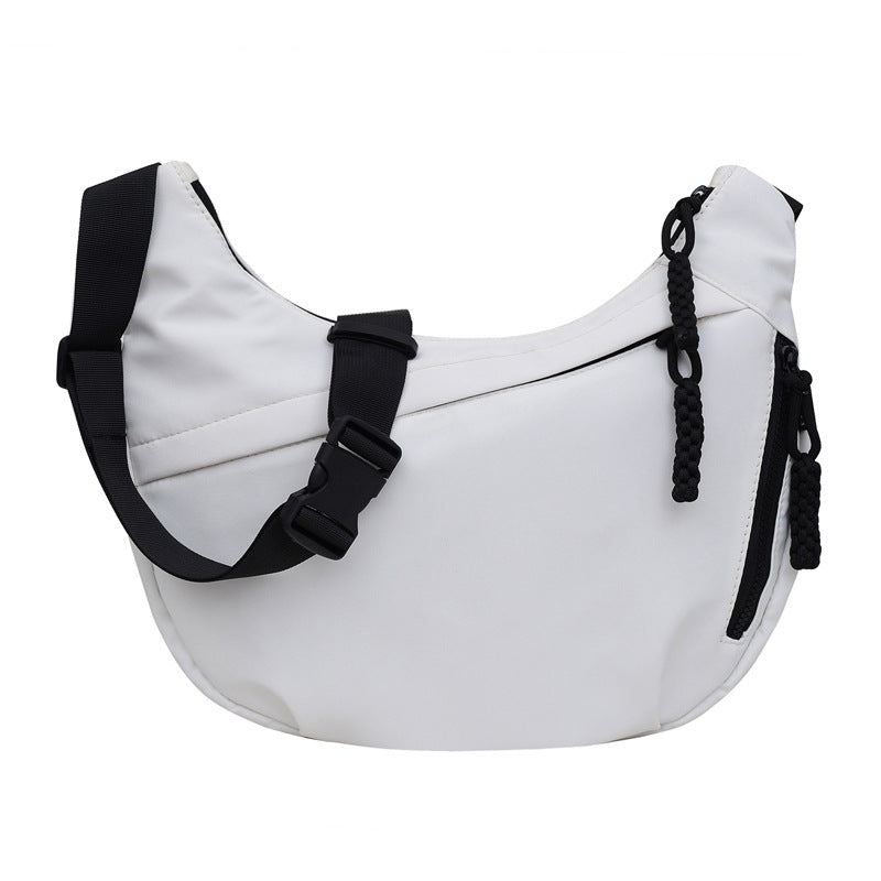 Practical shoulder bag with innovative carrying system Bowlift