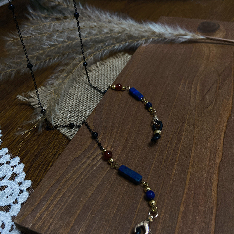 Necklace with Sparkling Crystals and Noble Accents Bowlift
