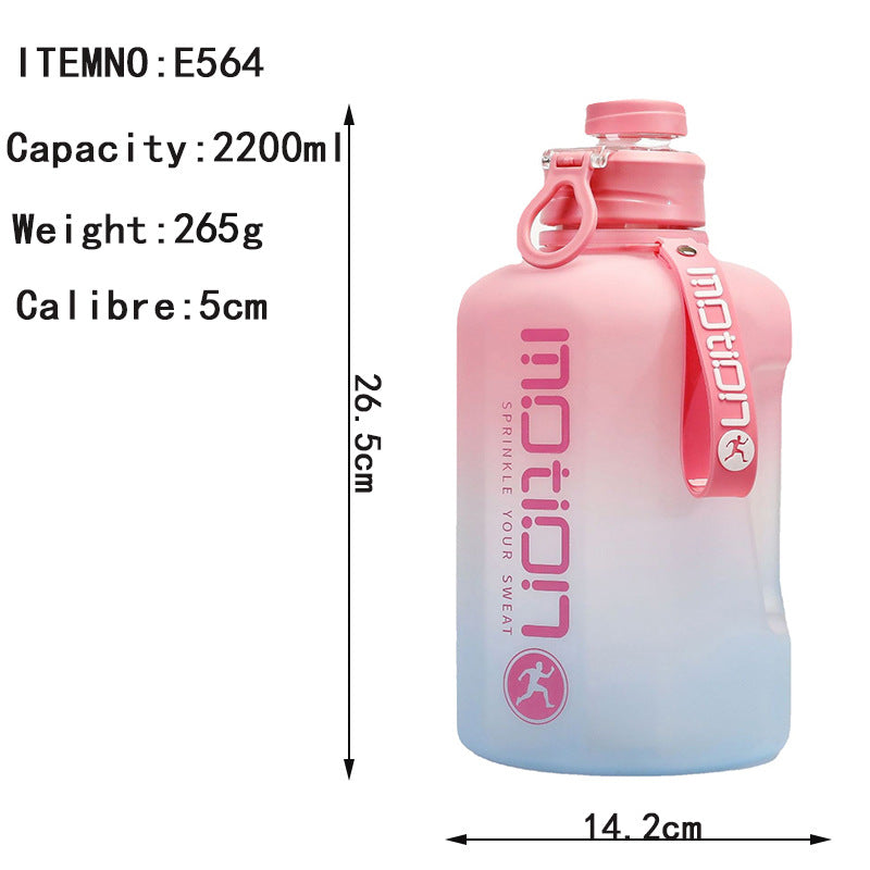 Women’s beverage container with large volume Bowlift