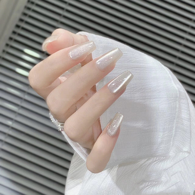 Glamorous artificial nails Bowlift