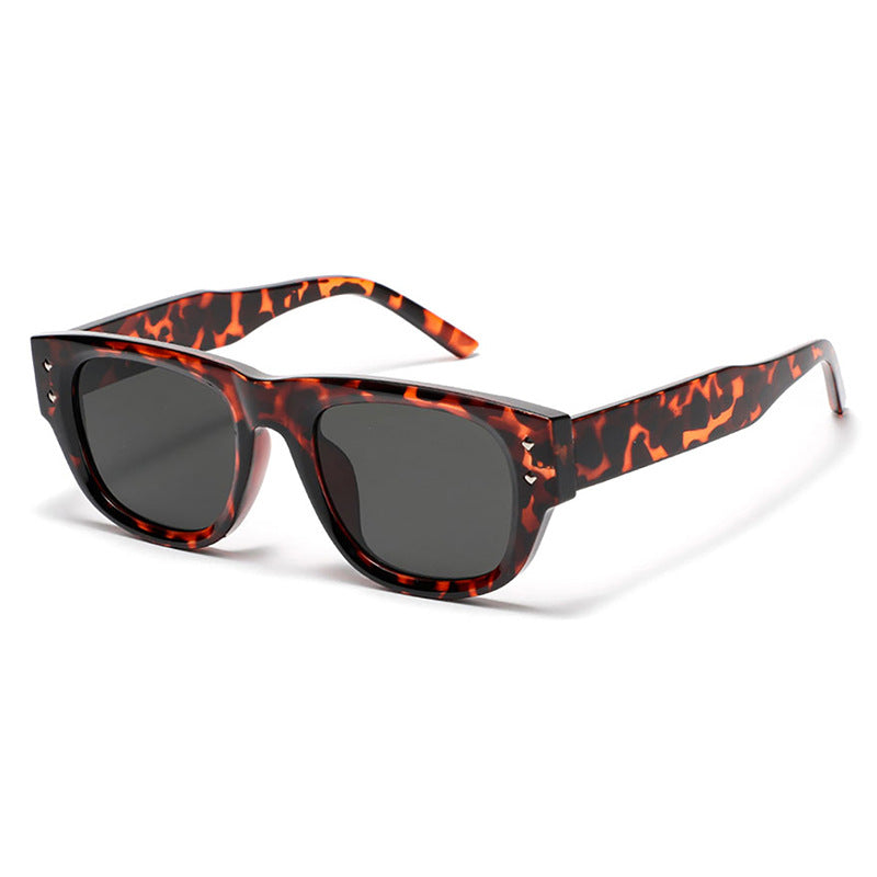 Women's fashionable sunglasses in trendy rectangle design Bowlift
