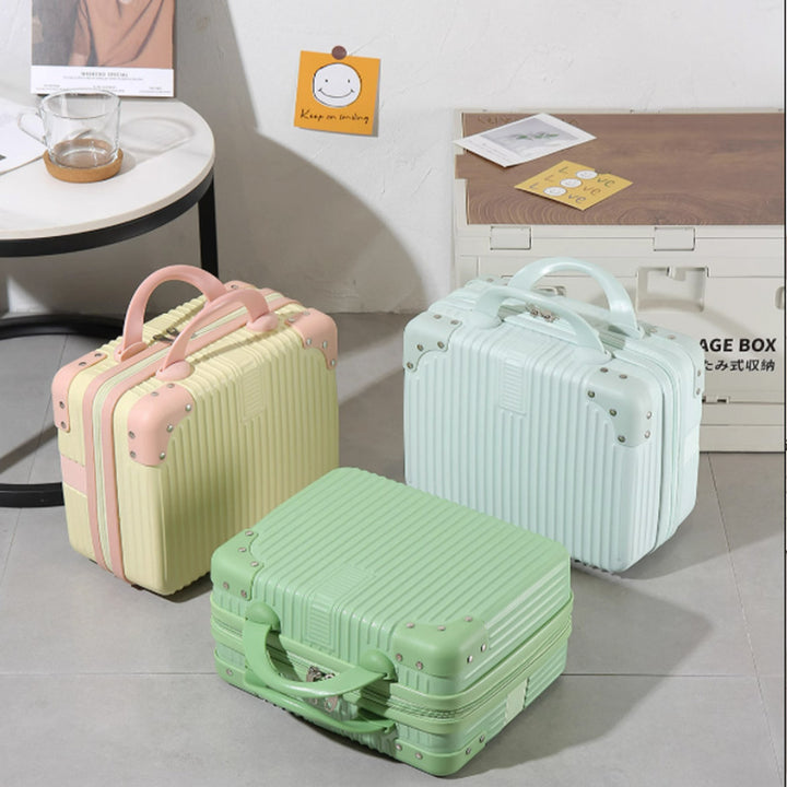 hard-shell cosmetic travel case with double top handles and reinforced corner protectors Bowlift
