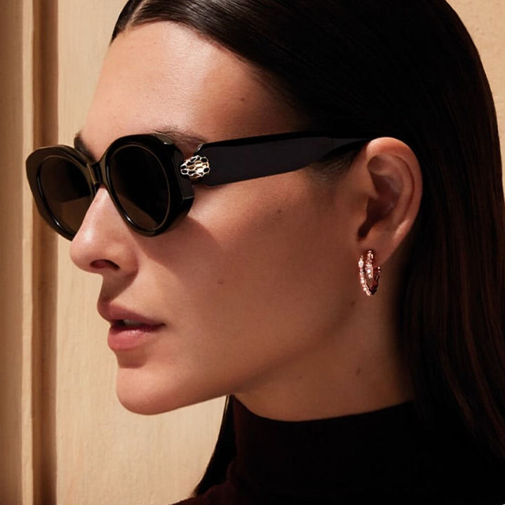Women elegant sunglasses with stylish contours Bowlift