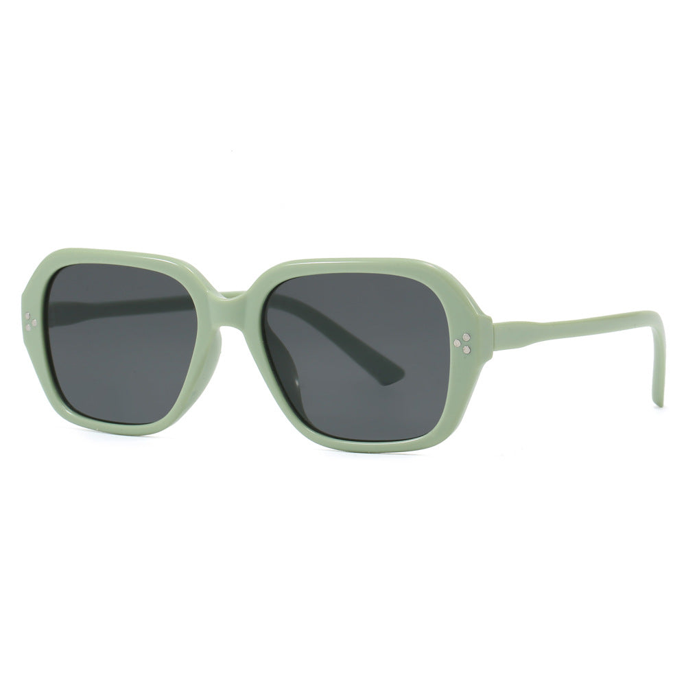 Women stylish sunglasses in trendy geometric design Bowlift