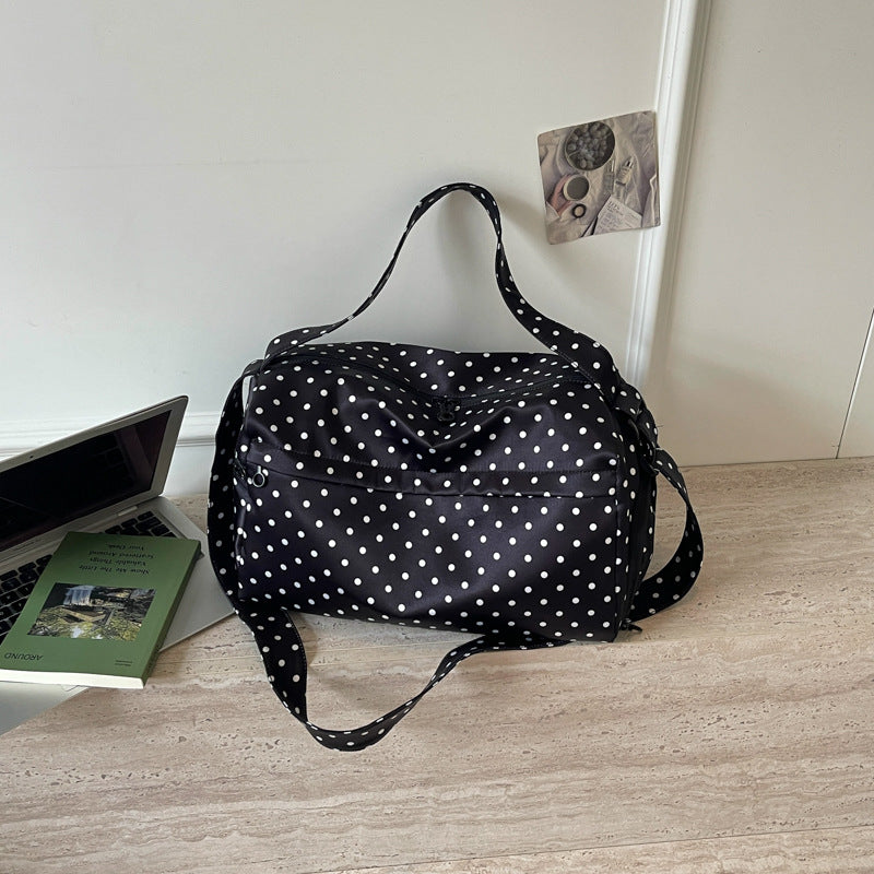 Fashionable sports and travel bag with dotted design Bowlift