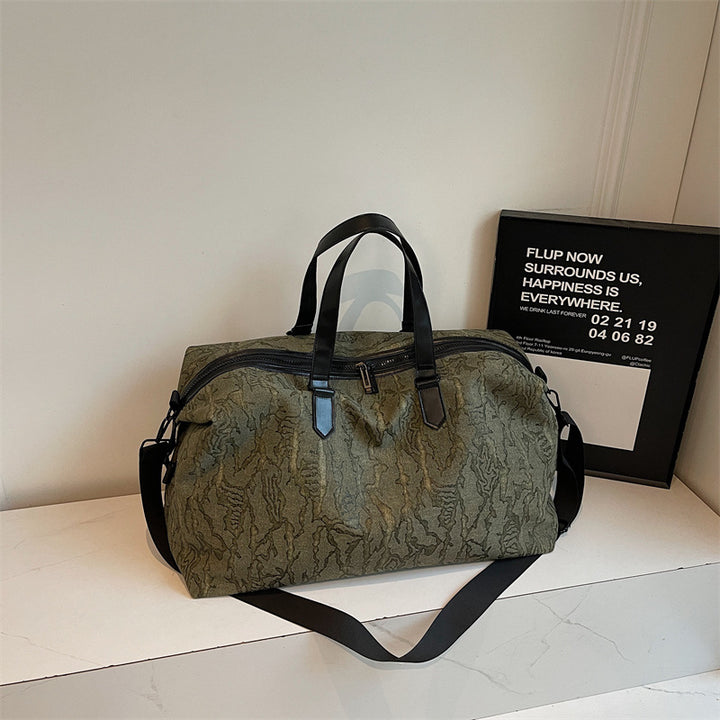 Sporty travel bag with innovative design Bowlift