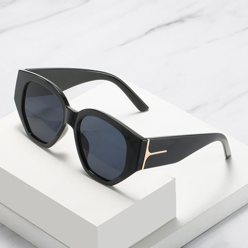 Fashionable Cat-Eye Sunglasses with Unique Geometric Frame Bowlift