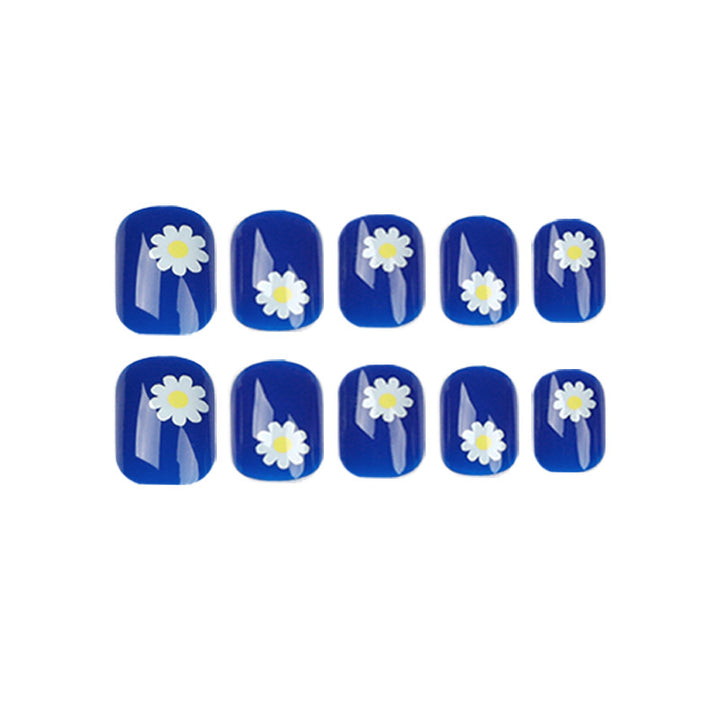 Artful Nail Art with Daisy Design Bowlift