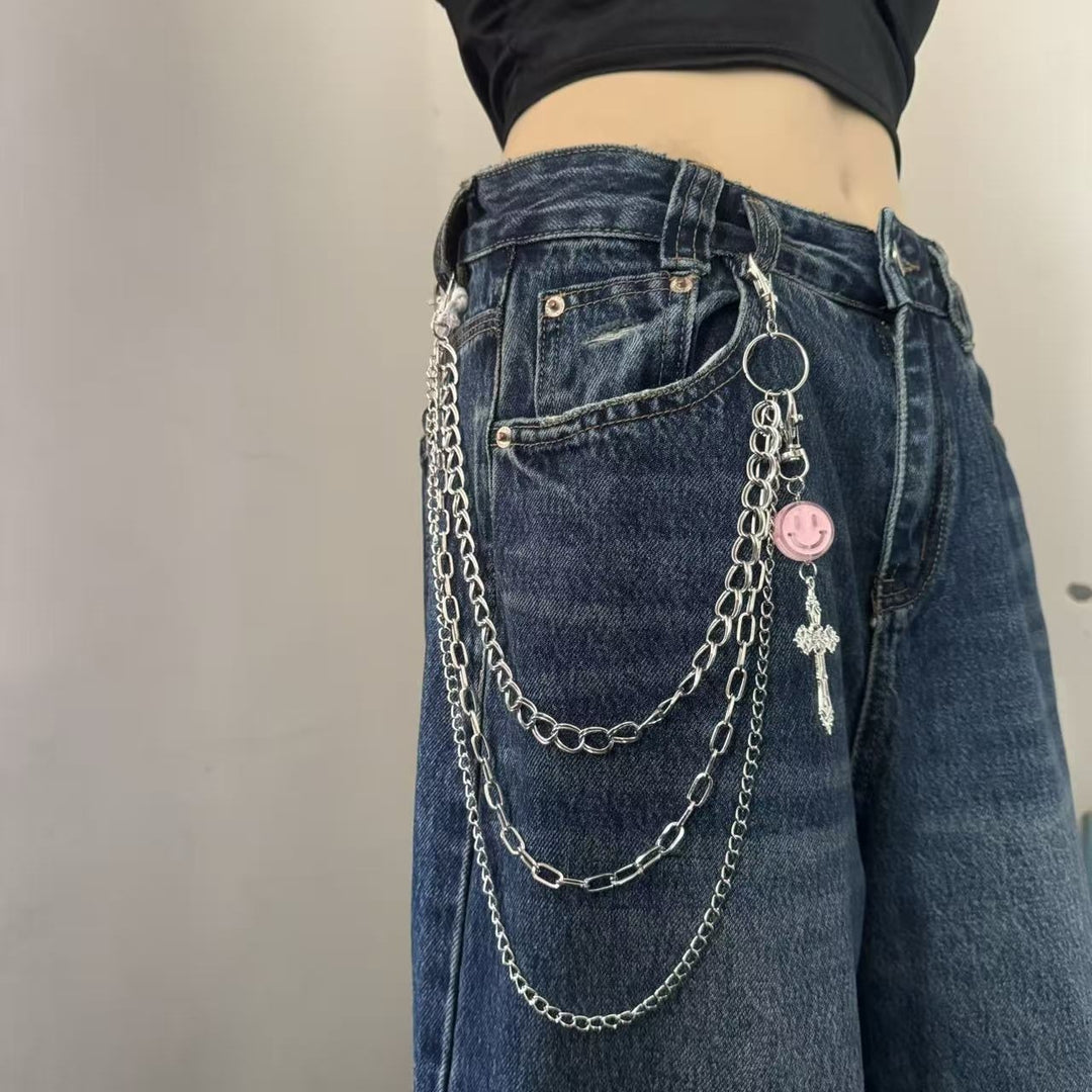 Fashionable chain belt with charm pendants Bowlift