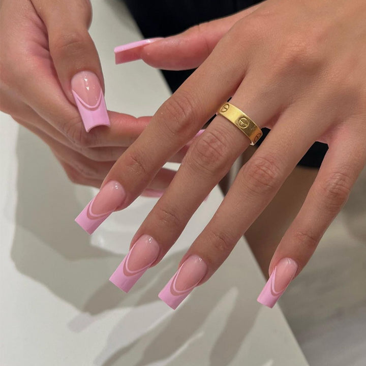 Glamorous Glittery Stiletto Press-On Nails Bowlift